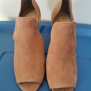 Lord and Taylor high heels